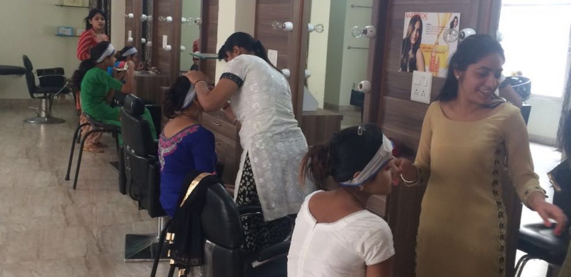 Workshop on makeup techniques held at KNCW