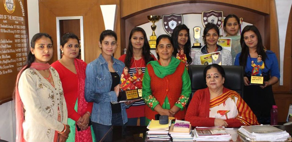 KNCW girls bag prizes in Hamdard Yaadgari Mela