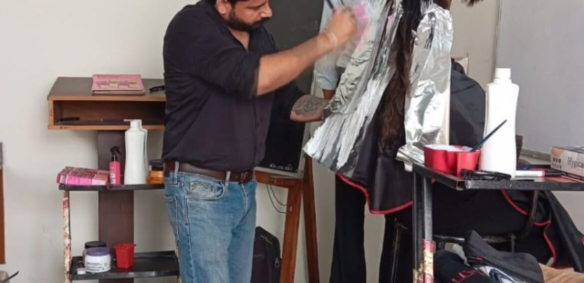 Hands-on Workshop on Hair Coloring