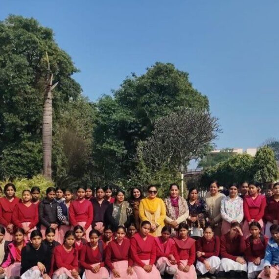 GSSS Senior Secondary School, Gohawar Students Visit College