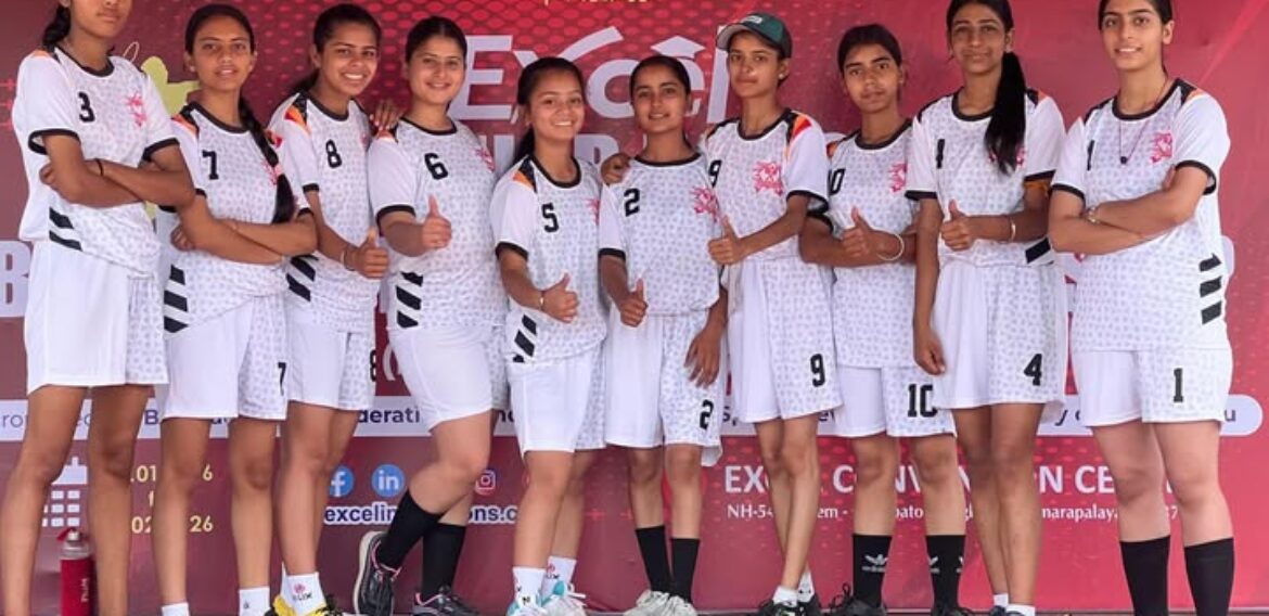 College Girls Shine at National Ball Badminton Championship
